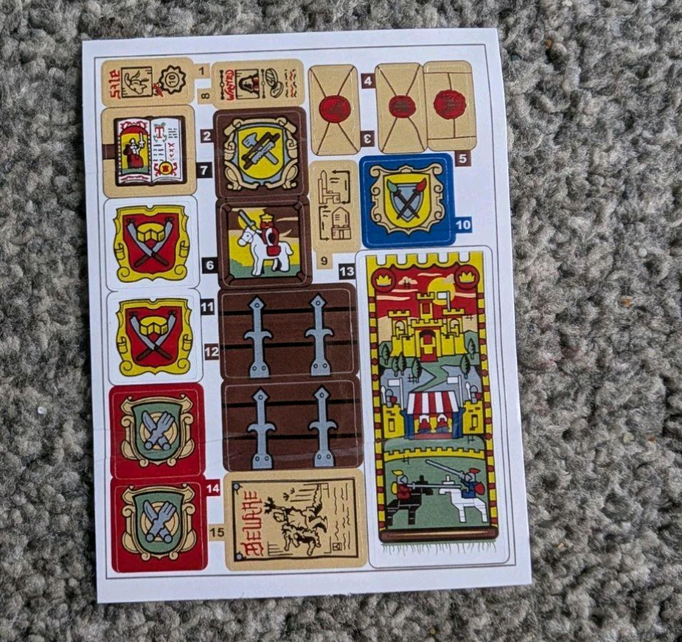 10332 Medieval Town Square Market Village Buildings Set + 8 Minifigures