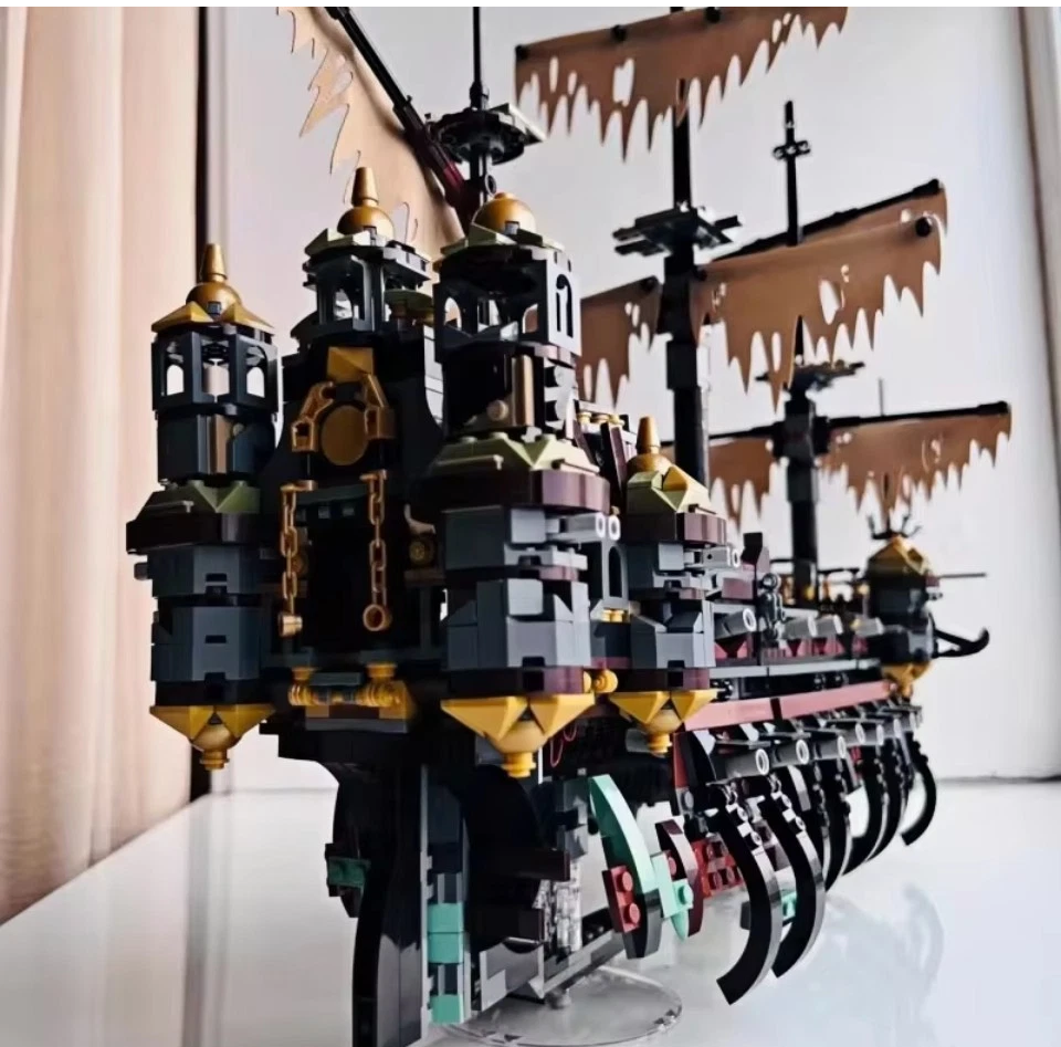 Pirates of the Caribbean Silent Mary (71042) 2294PCS Building Blocks w/ Figures