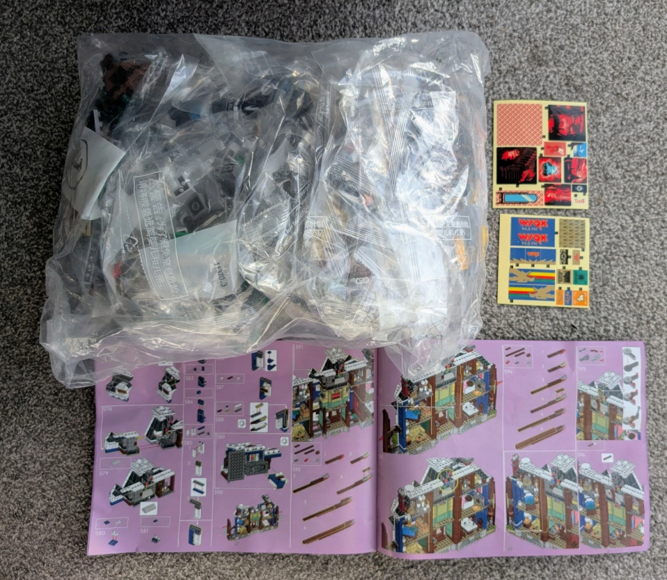Build Blocks icons - Stranger Things: The Creel House 11370 | 2593pcs Set