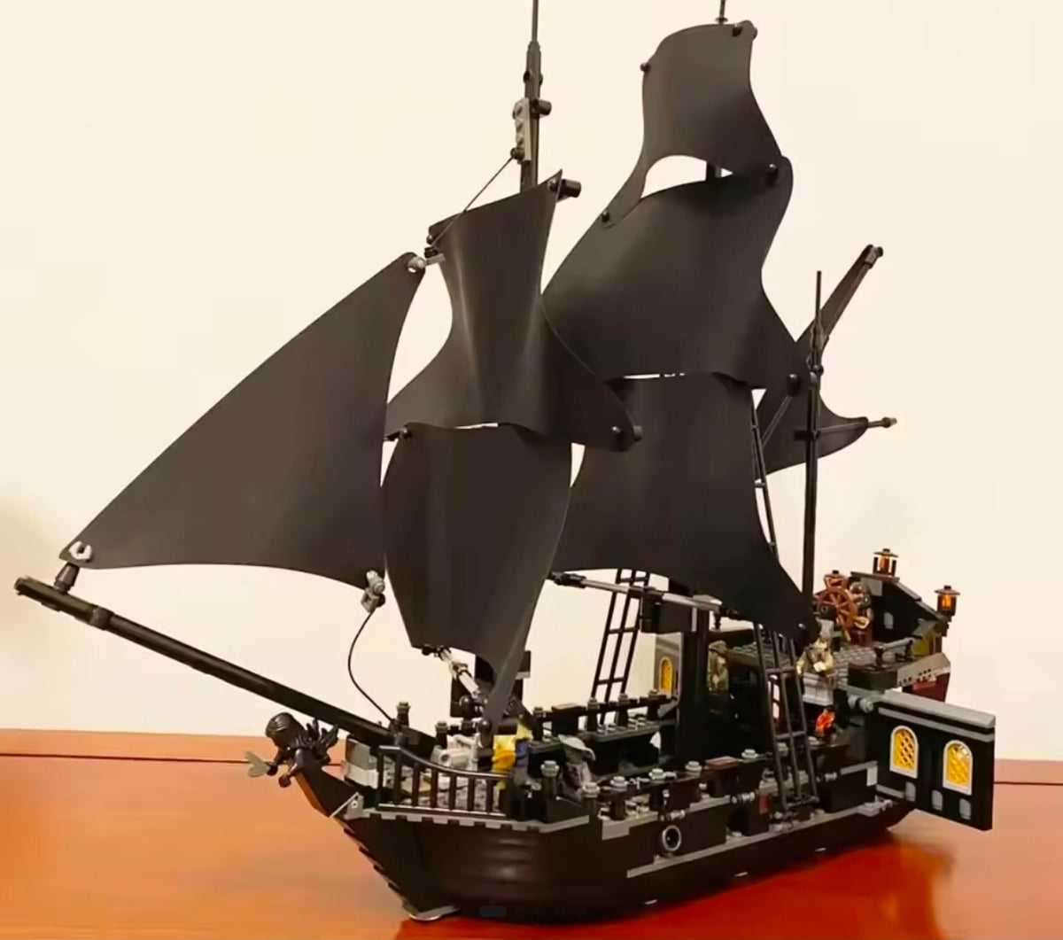 Pirates of the Caribbean: The Black Pearl (4184) Building Blocks w/ Figures