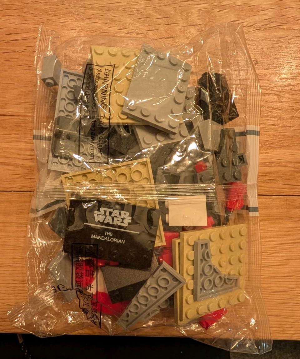Star Wars Mandalorian Helmet 75328 Building Blocks NEW