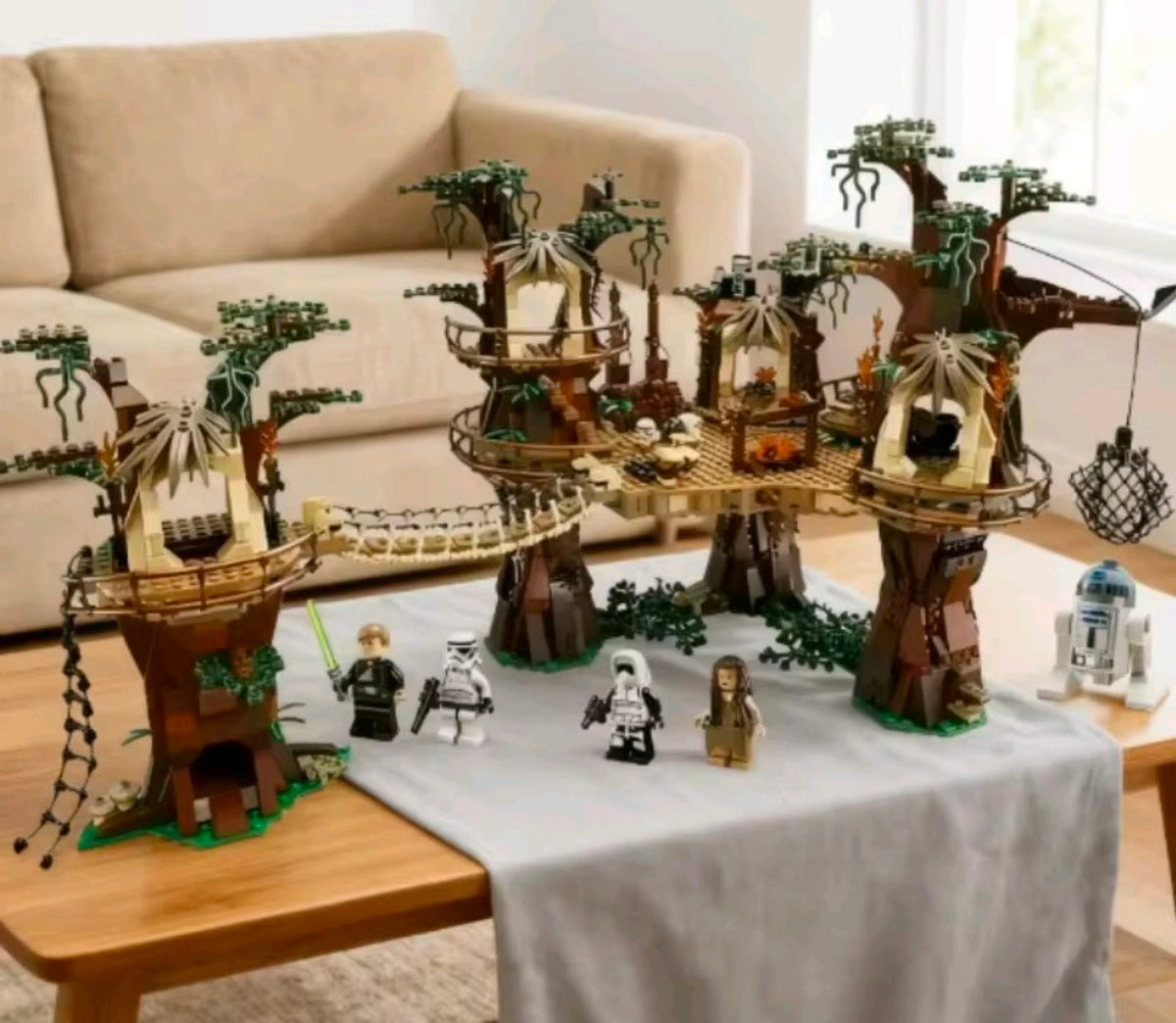 Star Wars: Ewok Village (10236) 1990PCS Building Blocks w/ 16 Figures