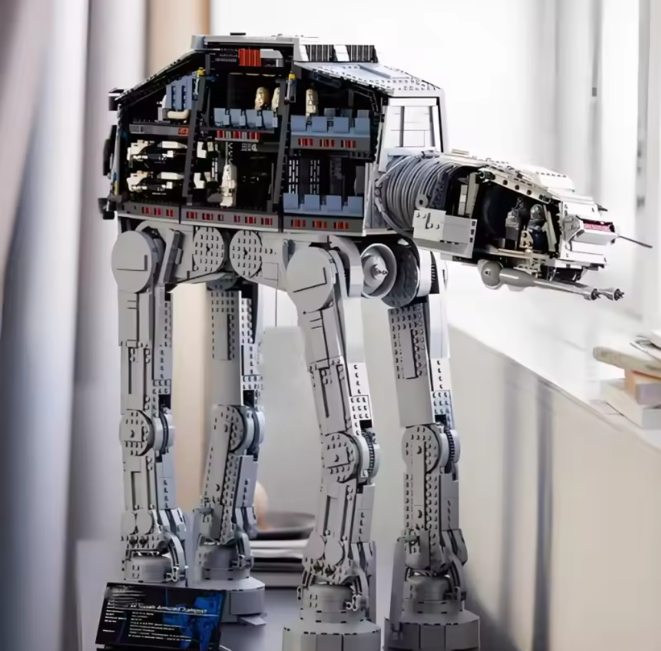 75313 Star Wars UCS AT-AT 6785 pieces and 9 Mini Figures MOC